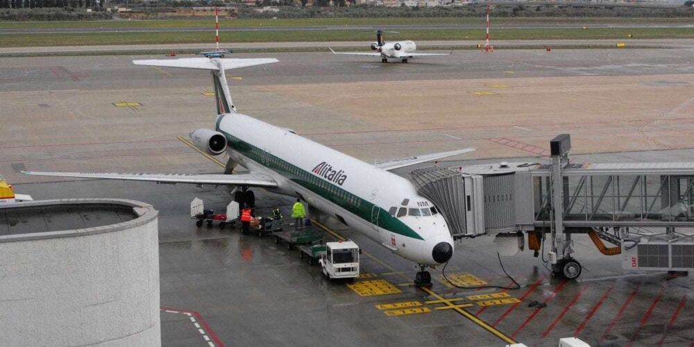 BARI, FORTE BOATO: AEREO COLPITO DA UN FULMINE DURANTE L’ATTERRAGGIO