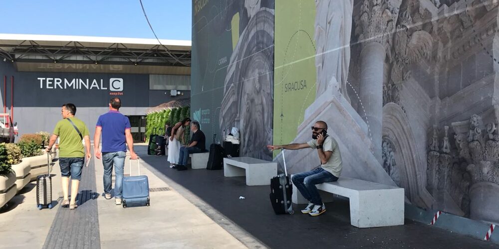 Aeroporto di Catania: denunciata 62enne per furto.